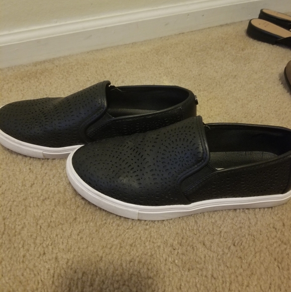 Steve madden slip ons - Picture 2 of 5